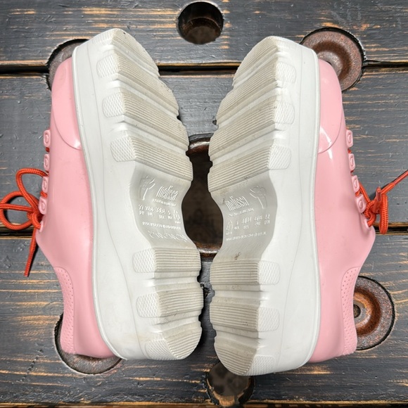 Melissa Viktor & Rolf Trainers - Size 5 - Picture 6 of 12